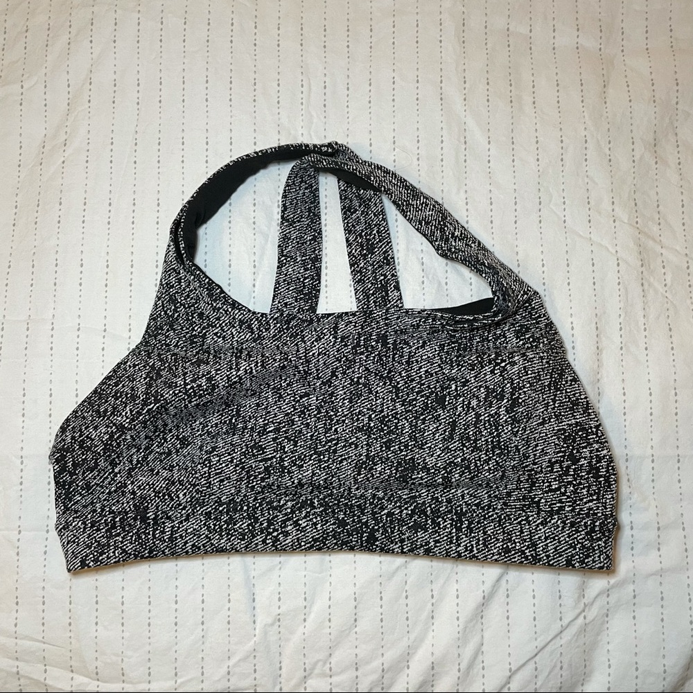 Black and white patterned lululemon sports bra